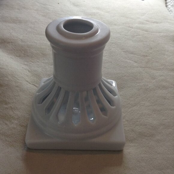 2 pc Pedestal and Basket, Woven (Reticulated) Porcelain, Glossy, Applied Roses - Picture 5 of 9